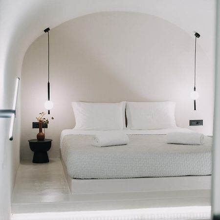 Noir Cave Villa With Private Jacuzzi And Sunset Terrace Pýrgos Eksteriør bilde