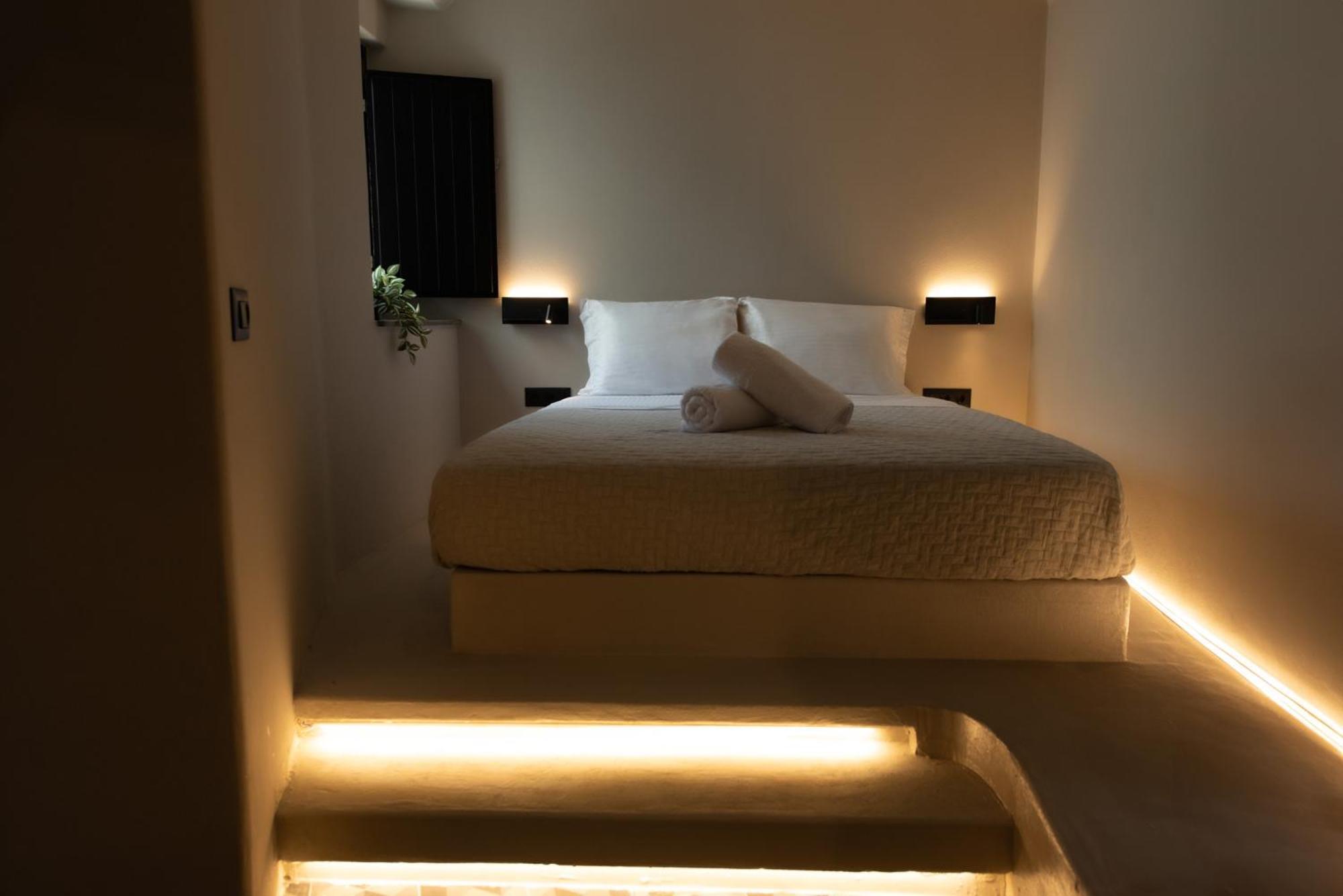 Noir Cave Villa With Private Jacuzzi And Sunset Terrace Pýrgos Eksteriør bilde